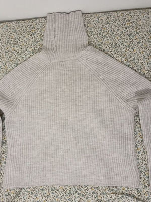 LC Waikiki women's turtleneck sweater like new, gray, size L