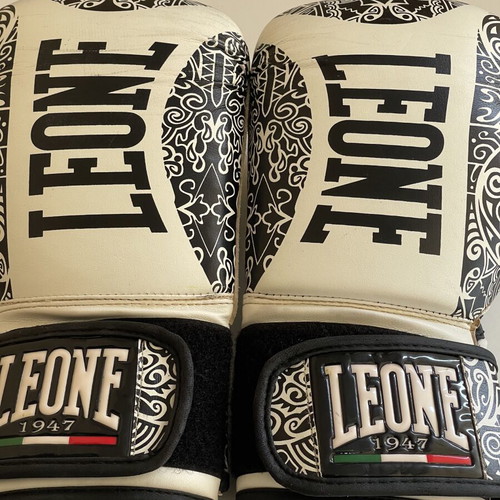 Leone boxing gloves used with Velcro closure