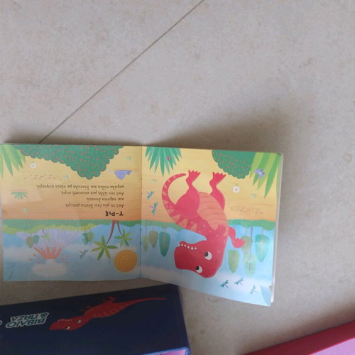 Dinosaur puzzles like new, 75 and 100 pieces