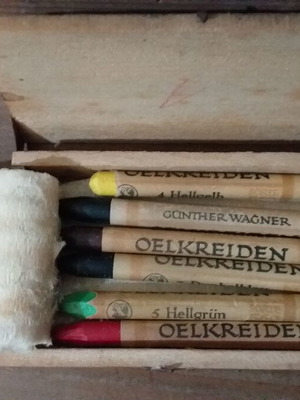 Guenther Wagner 560 wax crayons used in wooden box