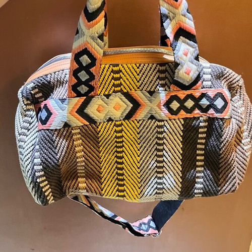 Tribal knitted shoulder bag like new, multicolored