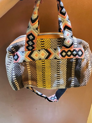 Tribal knitted shoulder bag like new, multicolored