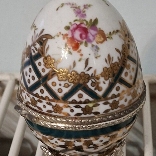 Porcelain Easter egg Limoges jewelry box like new