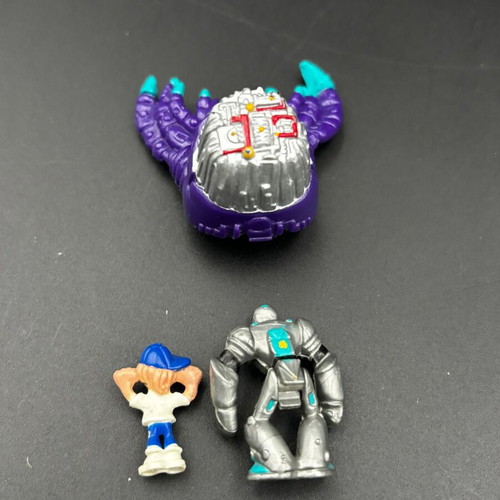 Mighty Max Horror Head Against Robot Droid Invader playset like new