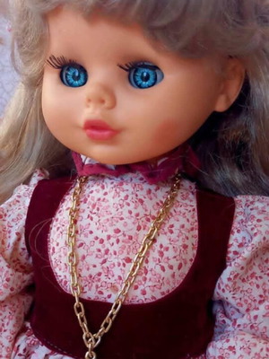 El Greco Dream Doll 45cm like new with velvet floral dress