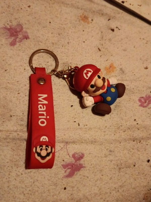 Nintendo Mario μπρελόκ με φιγούρα και κόκκινο λουράκι σιλικόνης