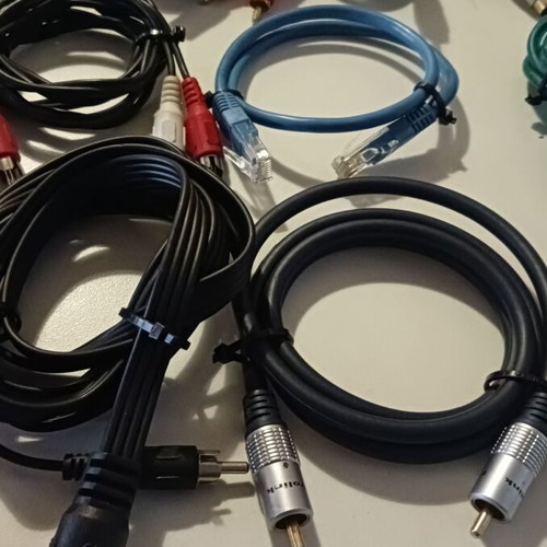 Connection cables used, pack of 16 for audio, video, power