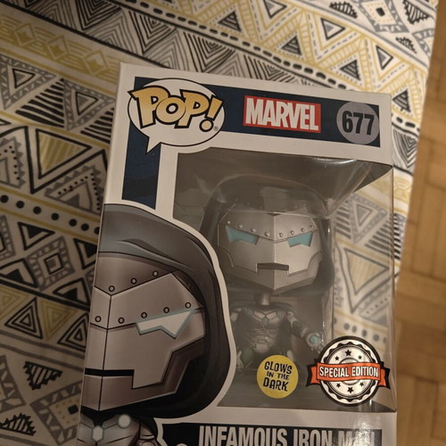 Funko Pop! Infamous Iron Man 677 Special Edition Glow in the Dark
