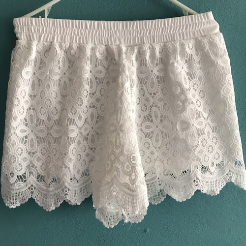 White shorts with lace and inner lining, new, size L/XL