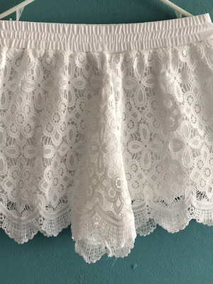 White shorts with lace and inner lining, new, size L/XL