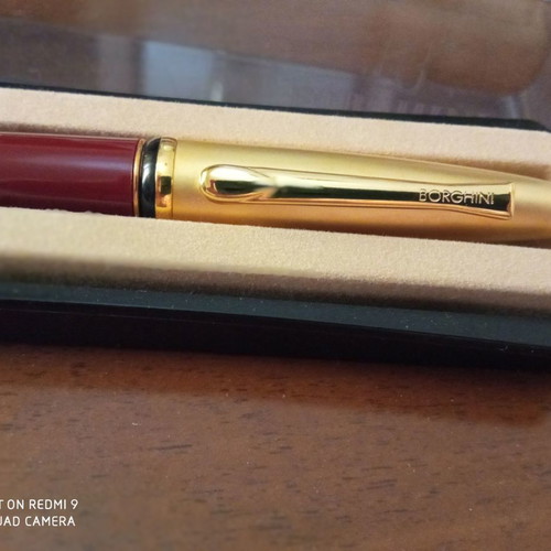 Borghini pen new, in its box