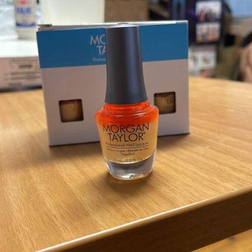 Morgan Taylor Beach Babe Professional Nail Lacquer 15ml new, soft peach shimmer