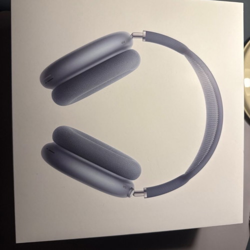 AirPods Max like new with box and accessories