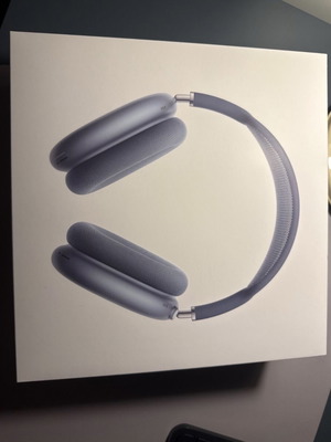 AirPods Max like new with box and accessories