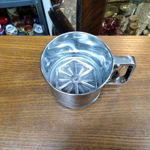 Metal hand sifter new for flour
