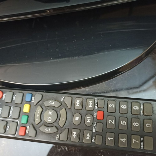Samsung TV used, model LE 19R86BD with Power Plus remote