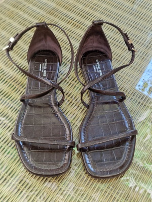 Michael Kors leather sandals size 38.5 like new