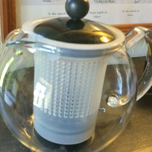 Bodum teapot and Dewar's collectible cup like new
