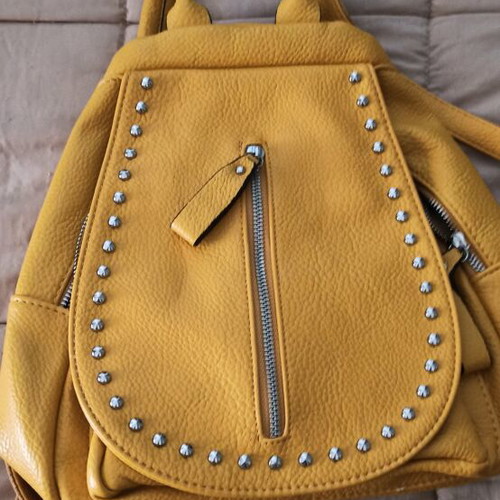 Backpack like new, yellow color