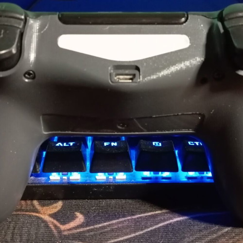Wireless controller for PS4 and PC like new, not original