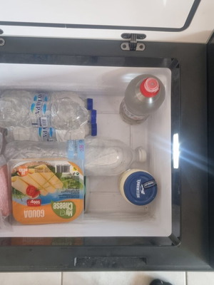 Portable fridge 12/24/220V compressor, like new, 25L capacity