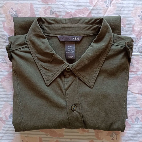 H&M short-sleeve shirt Large, khaki green, 100% cotton, like new