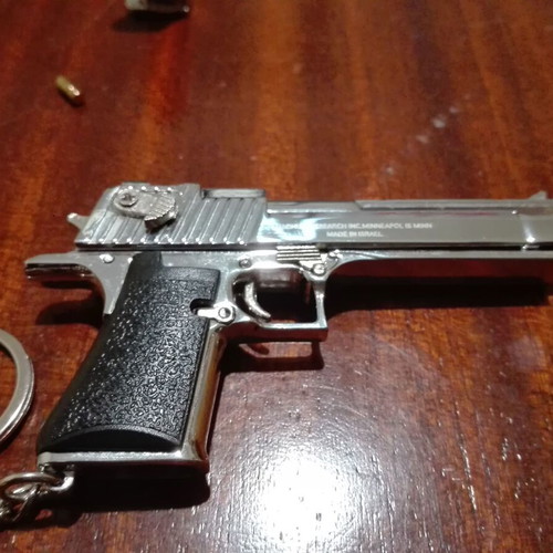 Metal Desert Eagle toy gun like new, scale 1:3
