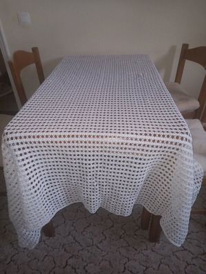 Handmade white tablecloth like new, dimensions 2.16×1.89
