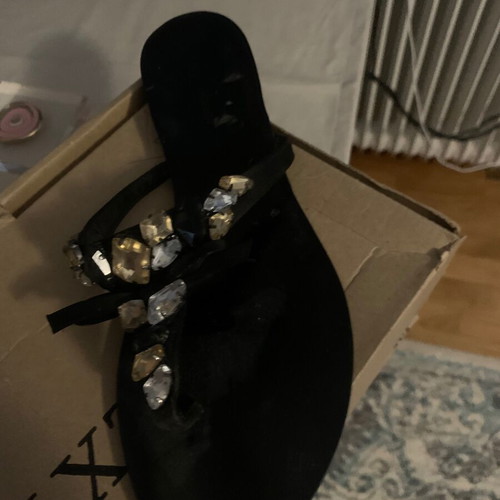Zara black flat sandals with bows and rhinestones like new