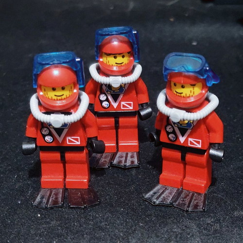 Lego Town Divers Minifigures like new