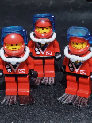 Lego Town Divers Minifigures like new