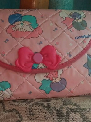Little Twin Stars Quilted Wallet collectible, like new