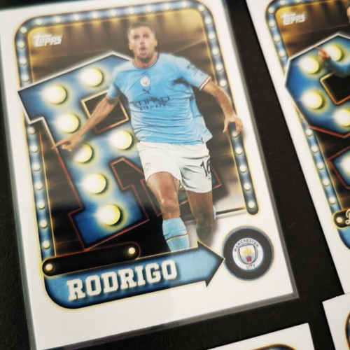 Topps Manchester City 2025/26 Official Collector Tin with 32 Cards