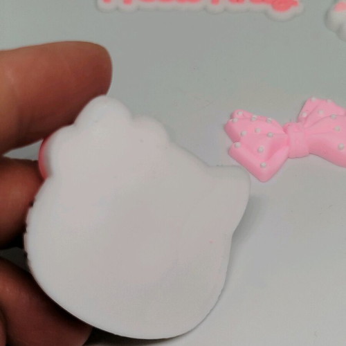 Hello Kitty 5 plastic decorations new, ideal for crafts