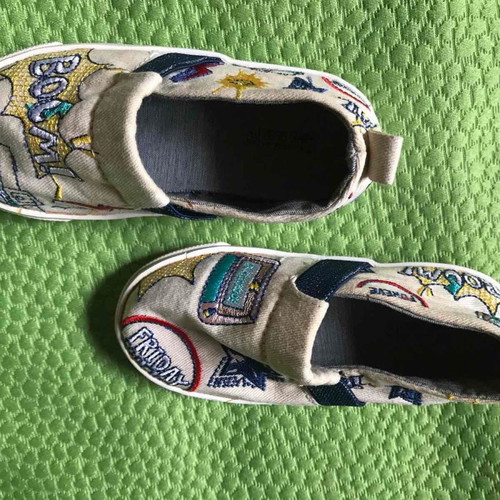 Παπούτσια slip-on Zara σαν καινούργια, αγορίστικα νούμερο 23, πολύχρωμα