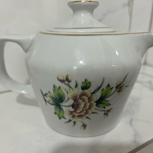Porcelain spout Hollóházi like new, rare, gold rim