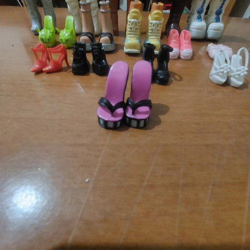 Barbie shoes set of 15 pairs like new