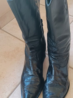 Leather riding boots size 40 like new, black
