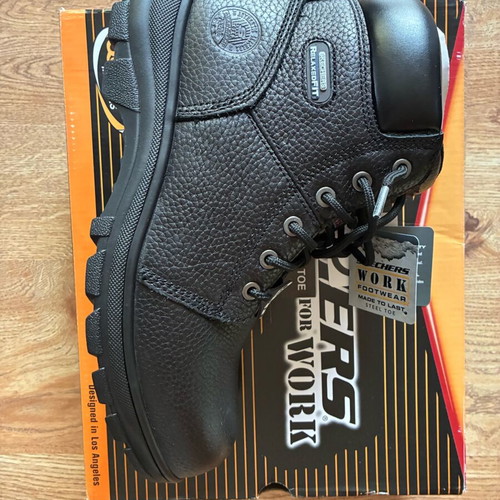 Work shoes new with metal toe cap