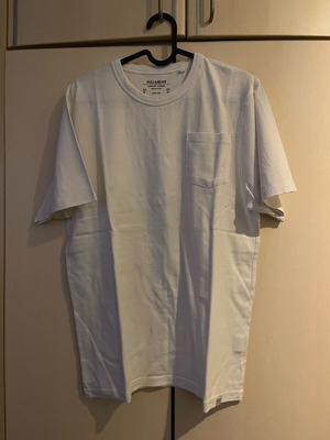 Pull & Bear white T-shirt size M like new, worn few times