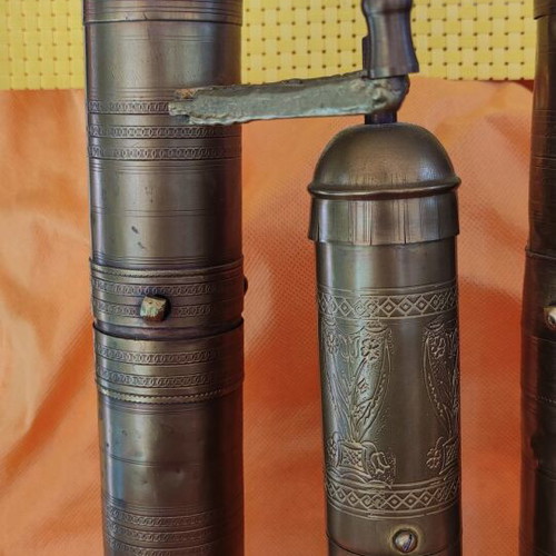 Bronze manual coffee grinders used, set of 3, collectible
