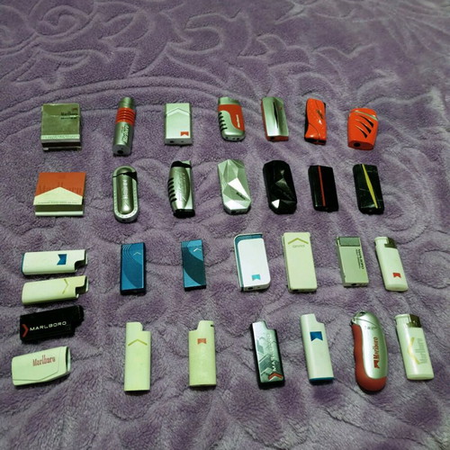 Marlboro lighters and cases used, set of 28 pieces