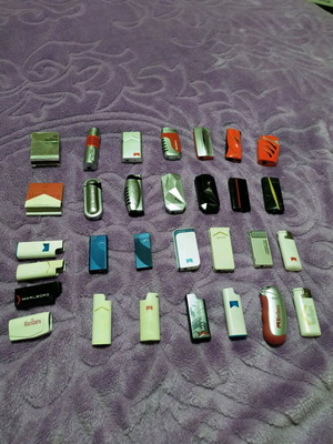 Marlboro lighters and cases used, set of 28 pieces