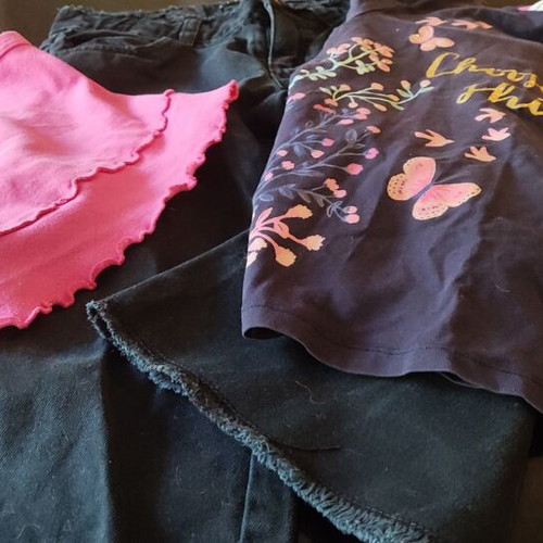 Girls' clothing set size 8 Sisley like new, pants and 2 tops