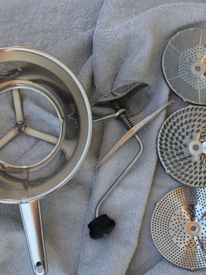 French stainless steel vegetable mill with 3 discs