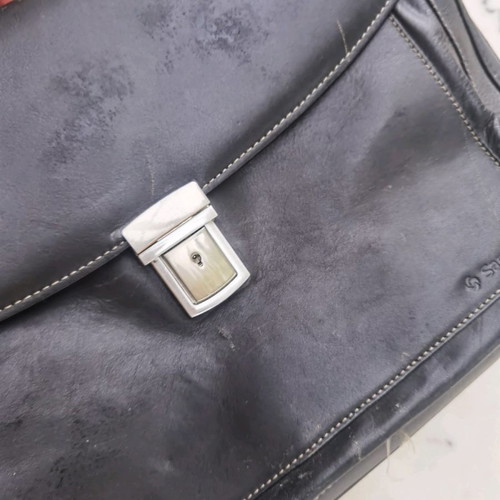 Samsonite leather briefcase used, black with multiple compartments