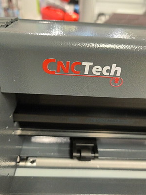 Cutting machine like new, lightly used