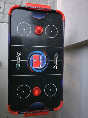 Hockey children's game like new with box