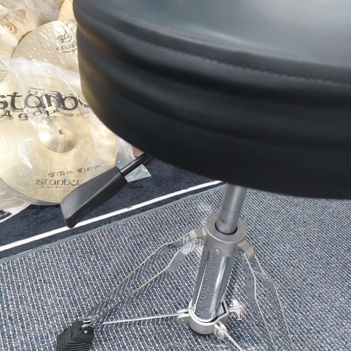 Σκαμπώ drummer με πλάτη και πνευματική ρύθμιση ύψους, με πιατίνι ride 20"