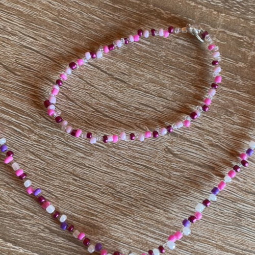 Jewelry set handmade necklace and bracelet in pink and purple shades